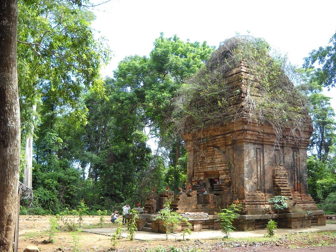 Tháp Chàm Yang Prong