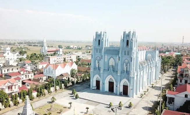 Vương Cung Thánh Đường Phú Nhai - Một Điểm Đến Tâm Linh Hấp Dẫn